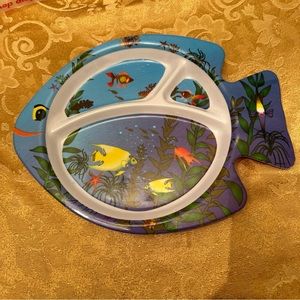 Melamine set of two dinner plates for toddler/preschoolers in fish theme.